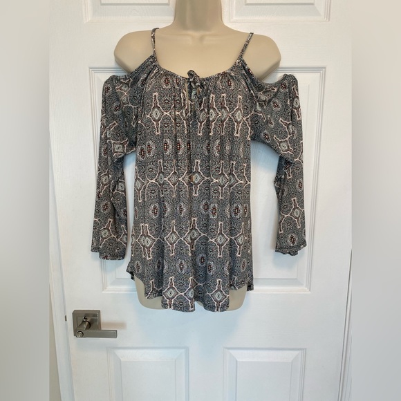 Bundle of 7 Super cute blouses! - Picture 3 of 9